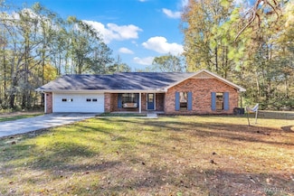 1401 Possum Trot Rd, Deatsville, AL 36022