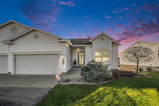 5702 N Turning Leaf Way, Fruitport Charter Township, MI 49415