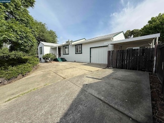2271 Hemlock Ave, Concord, CA 94520