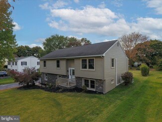 33 Pin Oak Ln, Gettysburg, PA 17325