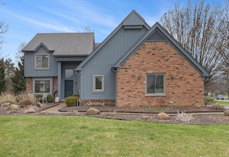 11154 Clovis Pointe Dr, South Lyon, MI 48178