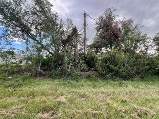 12189 Vaughan Ave, Gulf Cove, FL 33981