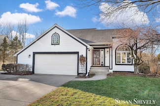 6903 Lake Bluff Dr NE, Comstock Park, MI 49321