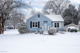 96 Waltz Dr, Barberton, OH 44203