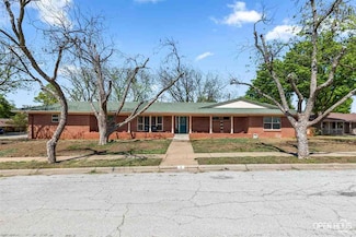 1 Waggoner Cir, Wichita Falls, TX 76309