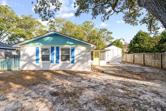 150 NW 6th St, Oak Island, NC 28465