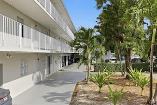 2405 NW 135th St Unit 326, Miami, FL 33167