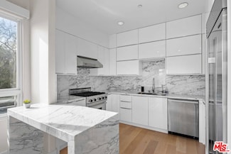 438 Arnaz Dr Unit 106, Los Angeles, CA 90048