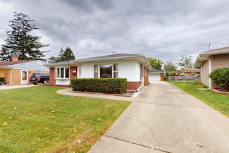 709 S Dennis Rd, Wheeling, IL 60090