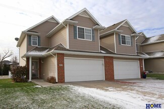 8975 Broken Spoke Dr, Lincoln, NE 68507