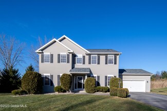 7 Mallard Dr, Rexford, NY 12148
