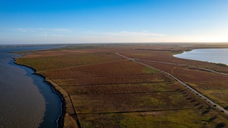 1005 Shoreline Ln, Port Lavaca, TX 77979