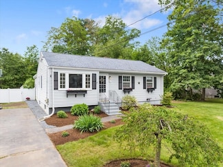 6 Karen Ave, Medway, MA 02053