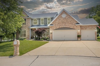 3133 Cambridge Pointe Dr, Saint Louis, MO 63129