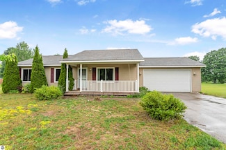 2186 Woodcock Ln, Traverse City, MI 49685