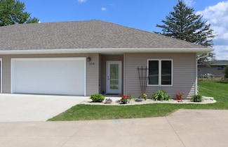 218 Thomas Dr, Rollingstone, MN 55969