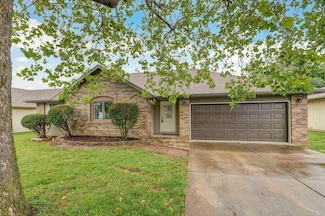 1436 W Whiteside St, Springfield, MO 65807