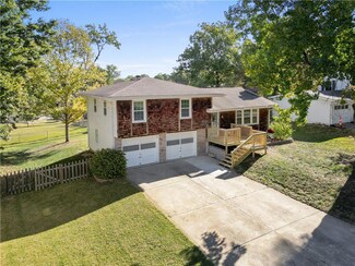 3009 S Ponca Dr, Independence, MO 64057