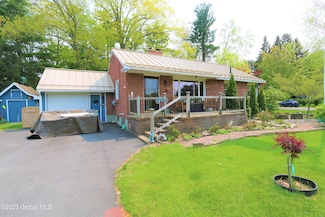 1009 Tollgate Ln, Schenectady, NY 12303