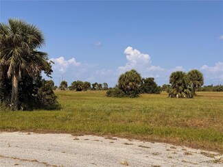 44 Sunflower Dr, Meadows and Villas, FL 33946