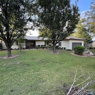 303 Auburn St, Centre, AL 35960