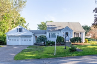 9 Cannon St, Cranston, RI 02920
