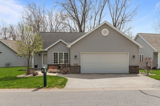 4923 W Woods Creek Ln, Appleton, WI 54913