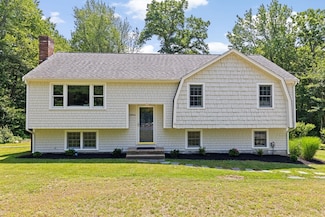 16 Old Oaken Bucket Rd, Norwell, MA 02061