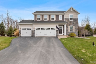 8490 Melo Cir, Clay, NY 13041