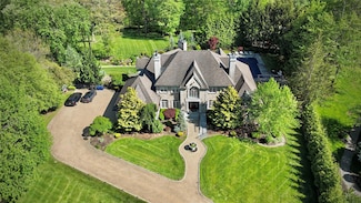 4 Friar Tuck Ct, Orangeburg, NY 10962