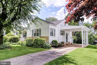 1300 Warwick Rd, Camp Hill, PA 17011