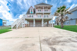 1197 County Road 230, Bay City, TX 77414