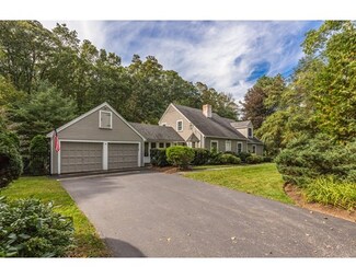 91 Pine St, Dover, MA 02030