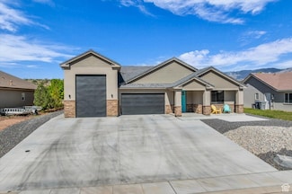 992 S Mulberry Dr, Toquerville, UT 84774