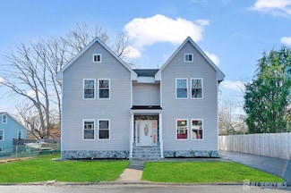 176 Easy St, Edison, NJ 08817