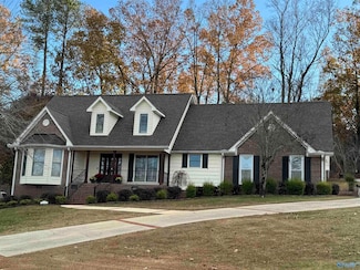 5501 Cedar Mill Dr, Guntersville, AL 35976