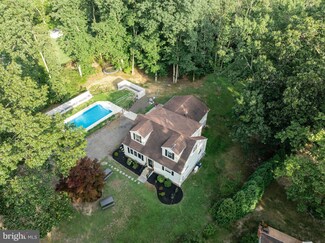545 Hickstown Rd, Sicklerville, NJ 08081