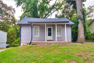 318 Midridge Dr, Saint Louis, MO 63137
