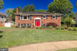 5704 Shropshire Ct, Alexandria, VA 22315