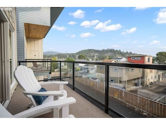 916 SW 48th St Unit 4, Lincoln City, OR 97367