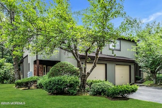 35 Laurie Ct Unit 210, Matawan, NJ 07747