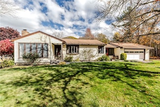 27 Sunnybrook Rd, North Scituate, RI 02857