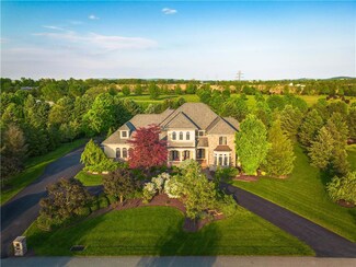 295 Cobblestone Ln, Bethlehem, PA 18020