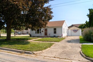 505 S Swegles St, Saint Johns, MI 48879
