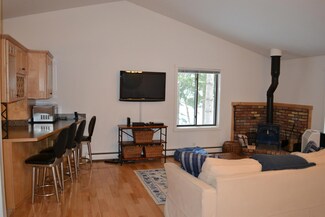 1299 Quechee Main St Unit E, Hartford, VT 05001