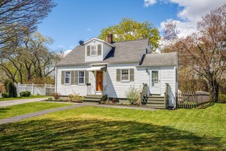 18 Brook Rd, Portland, ME 04103