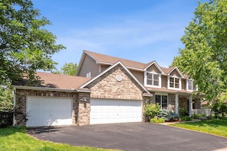 4628 Pinetree Curve, Saint Paul, MN 55122