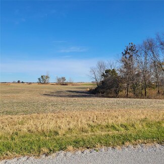 519 Zilles Rd, Highland, IL 62249