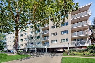 1535 Forest Ave Unit 301, River Forest, IL 60305