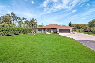 1930 Oakes Blvd, Naples, FL 34119